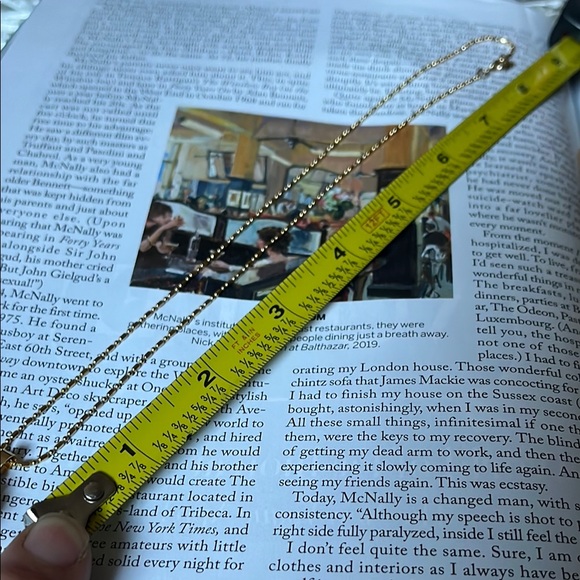 Elegant Gold and Green Pendant Necklace - Picture 9 of 11